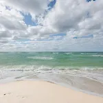 Huge Balcony - Beachfront - Renovated - Flpcb87