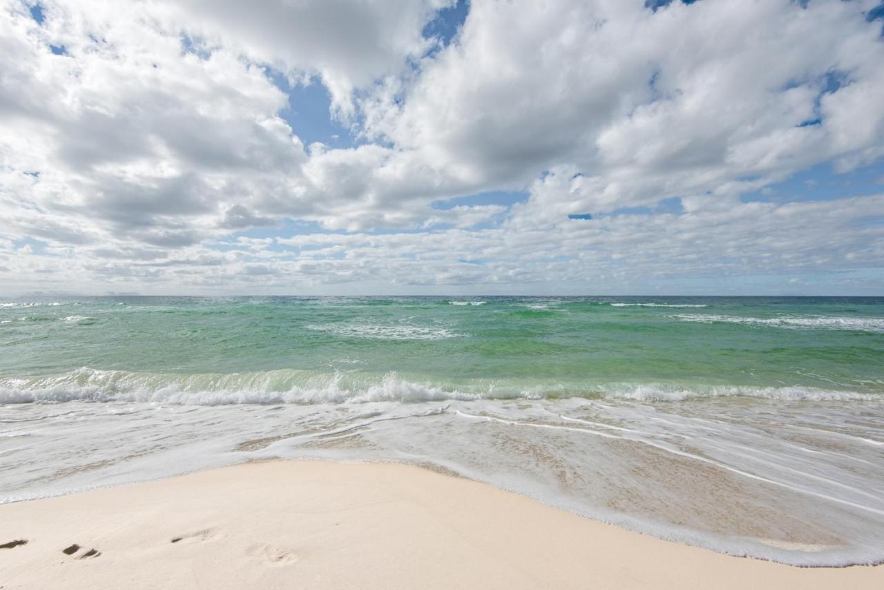 Huge Balcony - Beachfront - Renovated - Flpcb87 Holiday home *